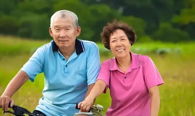 人老了，不在于运动，年过“60”，牢记5条长寿准则