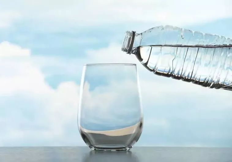 每天喝矿泉水与每天喝纯净水，有什么区别？